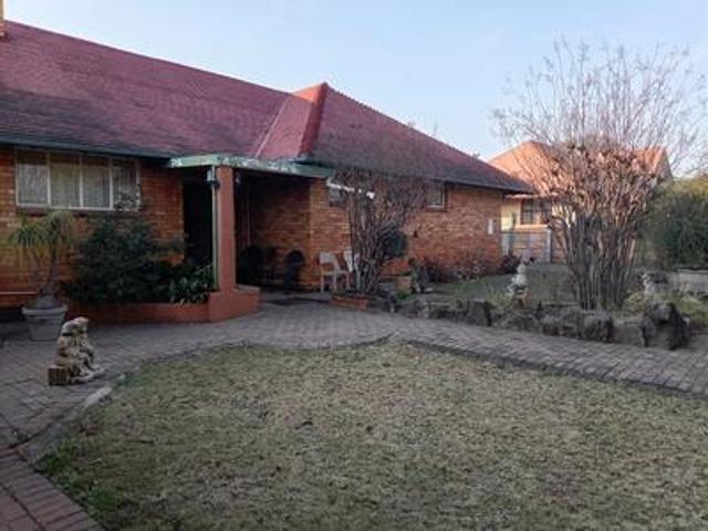 3 bedroom family home in stilfontein