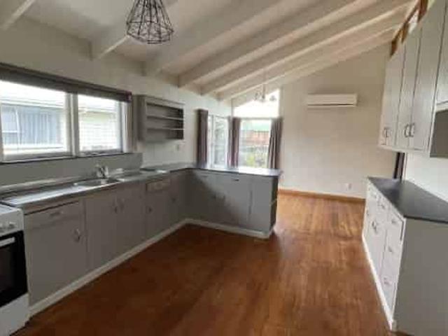 3 bedroom family home in Tinwald