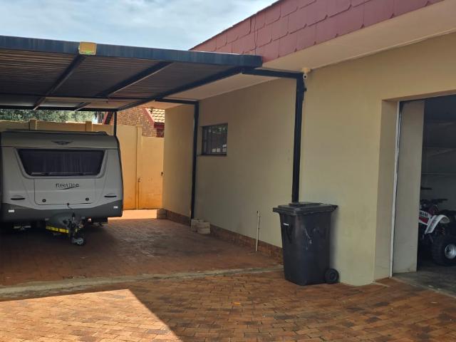 3 bedroom family home sinoville