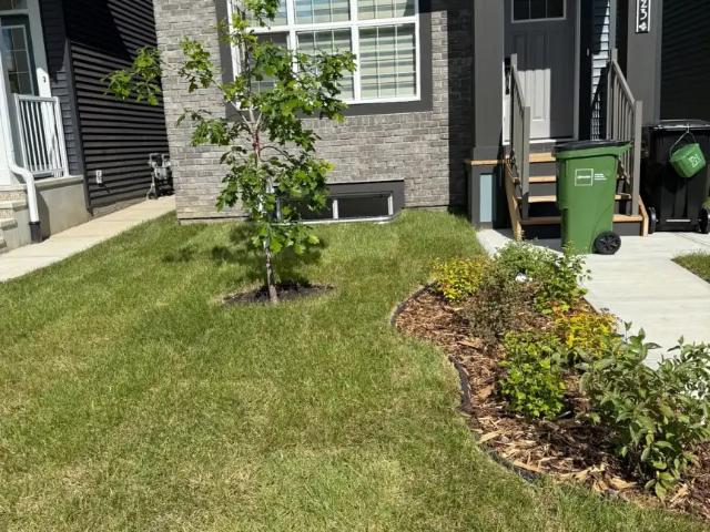3 Bedroom Family Home with Detached Garage for Rent in Rosenthal