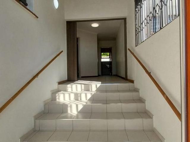 3 Bedroom Family Home with Mountain Views with Granny Flat to Rent in Loevenstein, Bellville