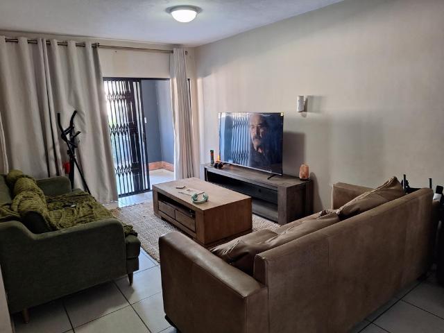 3 Bedroom Flat To Let in Waterval East