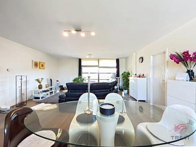 3 bedroom flat with a terrace, swimming pool and gym