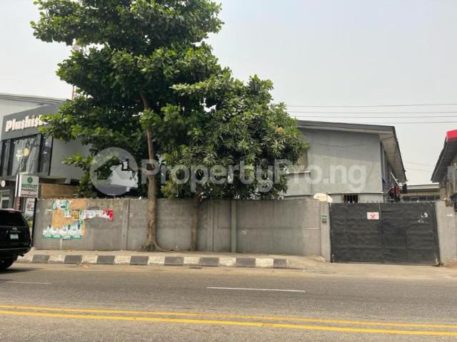 3 Bedroom Flat / Apartment in Bode Thomas Surulere Lagos | Flat / Apartment for sale in surulere | Flat / Apartment in surulere | 3 Bedroom | PropertyPro Nigeria
