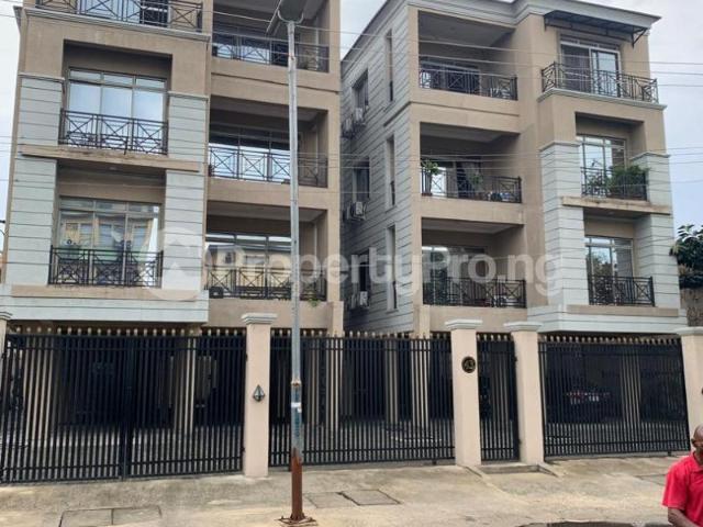 3 Bedroom Flat / Apartment in Eric moore Surulere Lagos | Flat / Apartment for sale in surulere | Flat / Apartment in surulere | 3 Bedroom | PropertyPro Nigeria