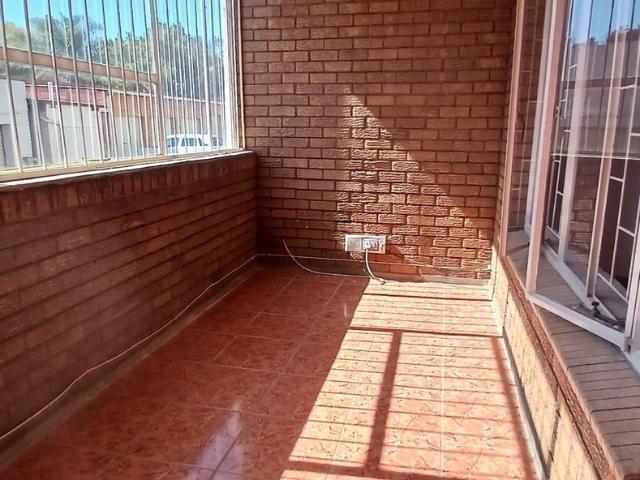 3 Bedroom Flat For Sale in Villieria
