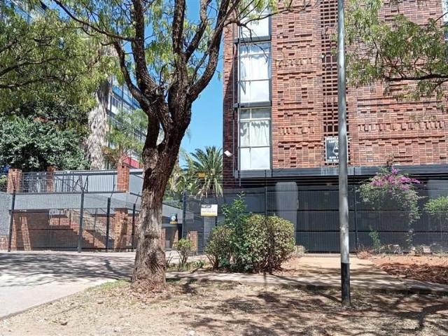 3 Bedroom Flat For Sale in Muckleneuk