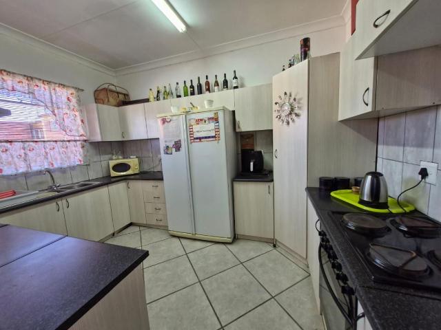 3 Bedroom flat for sale in Navalsig, Bloemfontein
