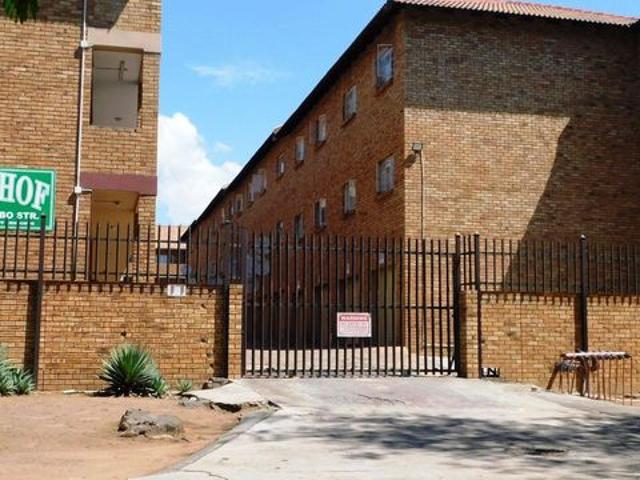 3 Bedroom Flat For Sale in Rustenburg Central