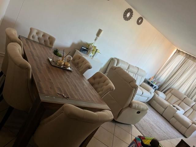3 Bedroom Flat For Sale in Sunnyside