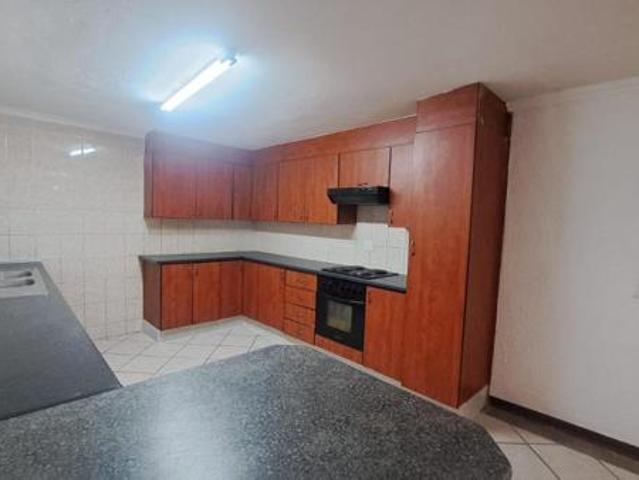 3 Bedroom Flat in Vaalpark