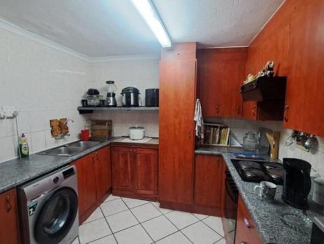 3 Bedroom Flat in Vaalpark