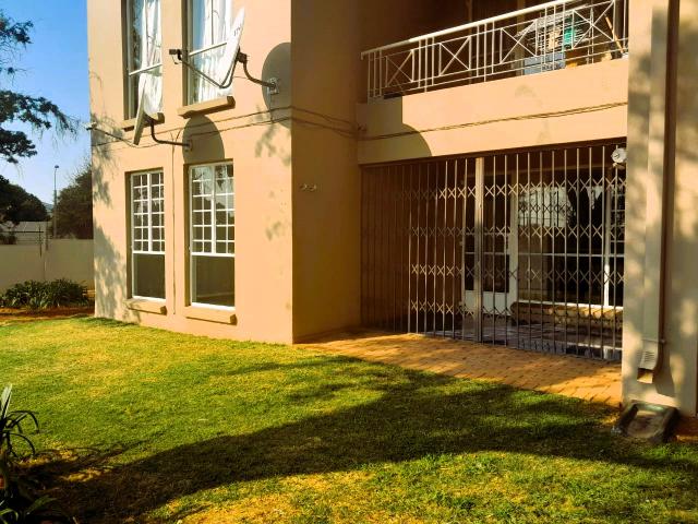 3 Bedroom Flat in Weltevreden Park