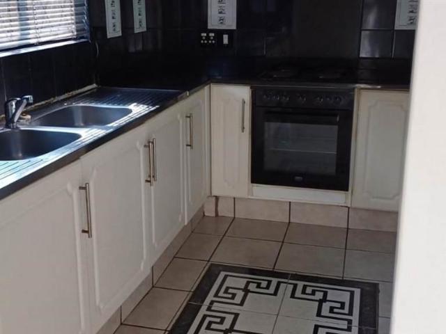 3 Bedroom Flat in Westbrook