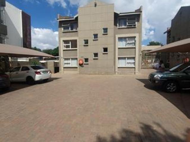 3 Bedroom Flat in Westdene