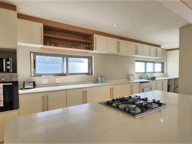 3 Bedroom Flat in Zimbali Estate