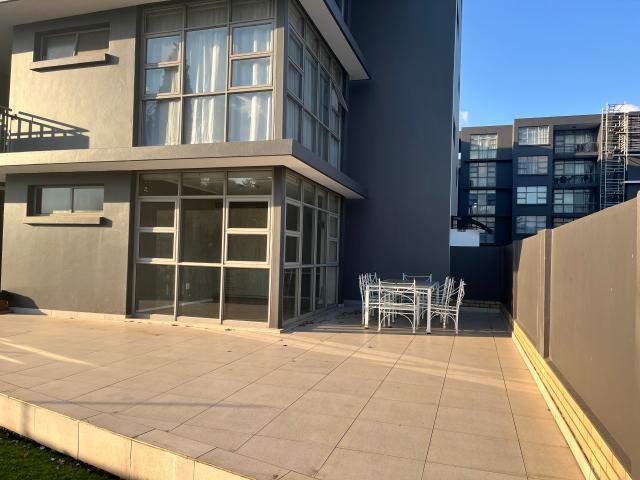 3 Bedroom Flat in Bedford Gardens