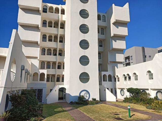 3 Bedroom Flat in Compensation Beach