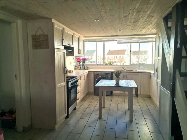 3 Bedroom Flat in Dwarskersbos