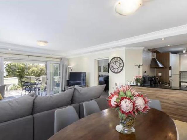 3 Bedroom Flat in Gordons Bay Central