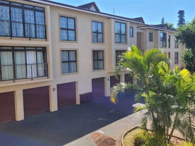 3 Bedroom Flat in Illovo Beach