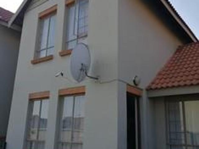 3 Bedroom Flat in Kosmosdal