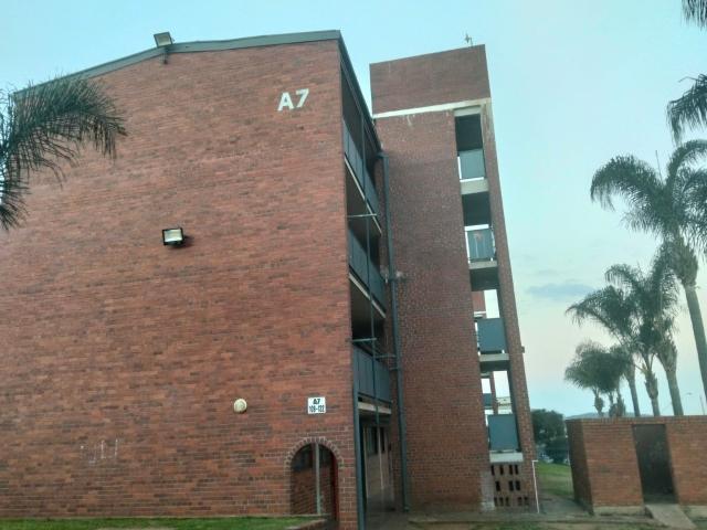 3 Bedroom Flat in Laudium