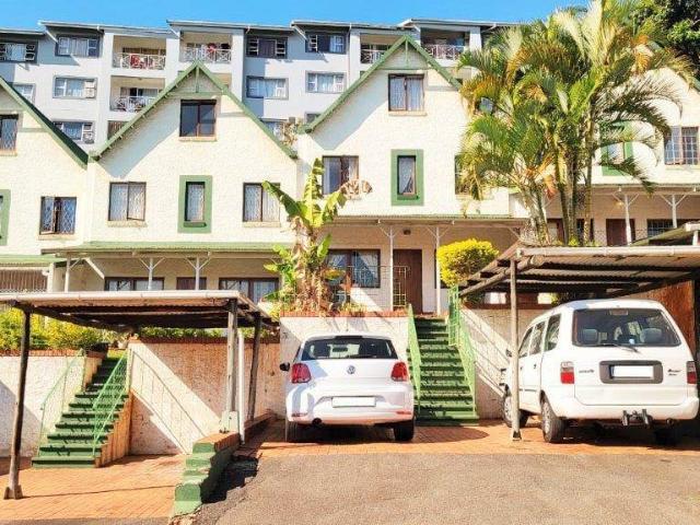 3 Bedroom Flat in Manor Gardens