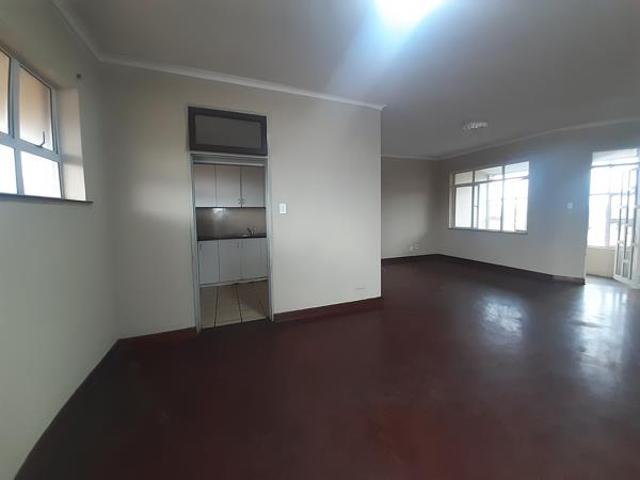 3 Bedroom Flat in Montclair