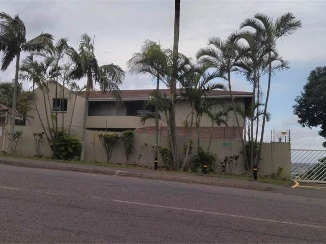 3 Bedroom Flat in Morningside
