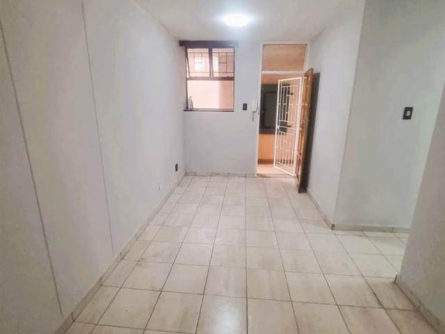 3 Bedroom Flat in Muckleneuk