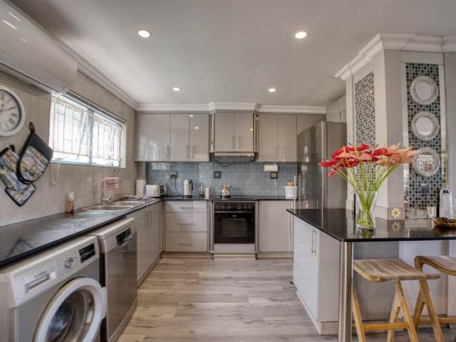 3 Bedroom Flat in Shakas Rock