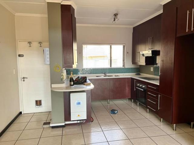 3 Bedroom Flat in Sunninghill