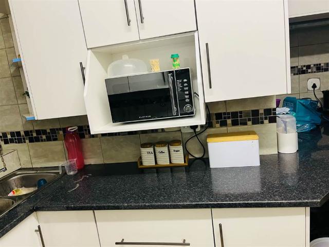 3 Bedroom Flat in Sunnyside