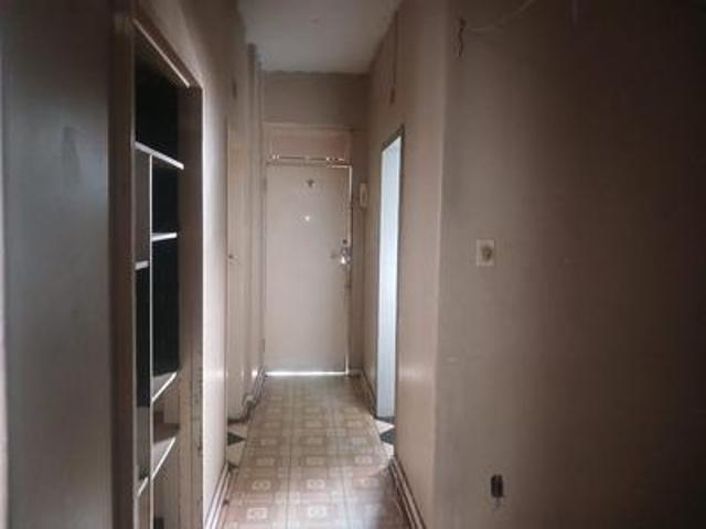 3 bedroom flat on the market in hill.