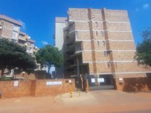 3 bedroom flat on the market in pret.