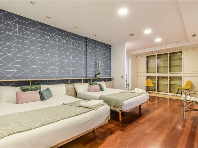 3 bedroom flat on Fuencarral Street, Madrid Amsterdam Apartments for Rent