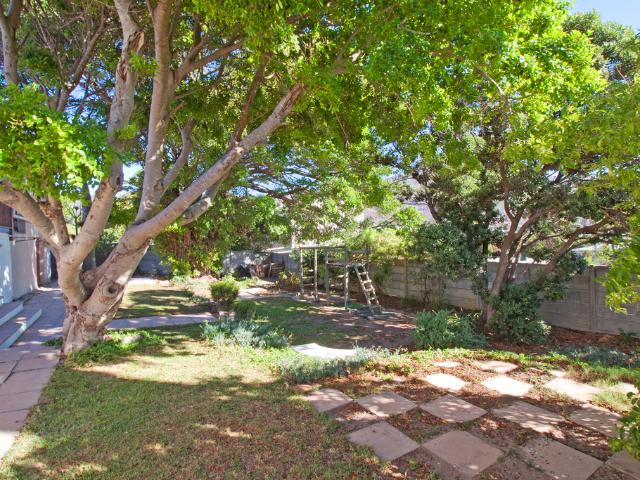 3 Bedroom Freehold For Sale in Capri