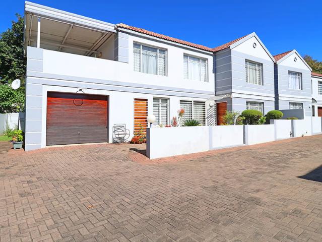 3 Bedroom Freehold For Sale in Glenhazel