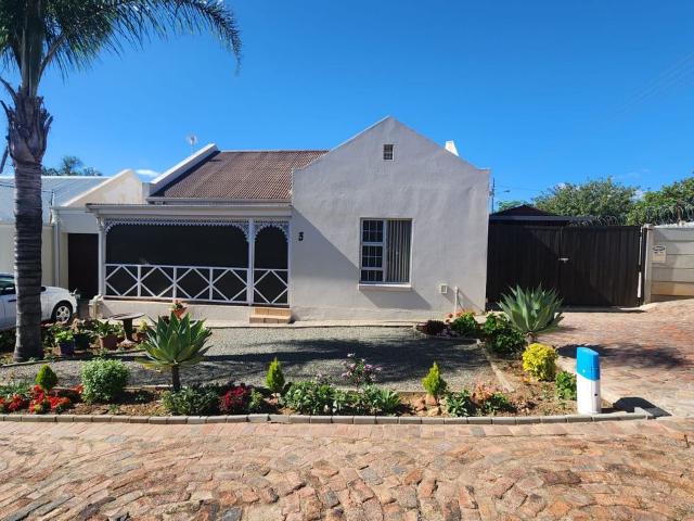 5 Bedroom Freehold For Sale in Oudtshoorn Central