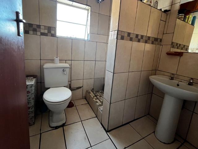 3 Bedroom Freehold For Sale in Manenberg