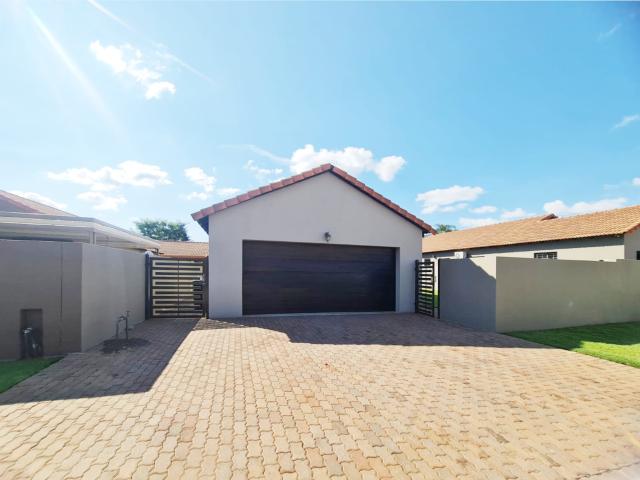3 Bedroom Freehold To Let in Melodie