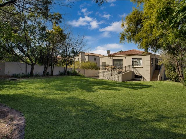 3 Bedroom Freehold To Let in Paulshof