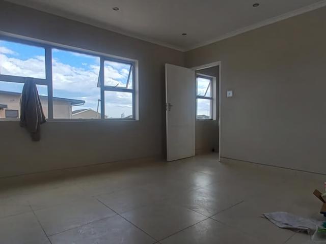 3 Bedroom Freehold To Let in Surrey Estate