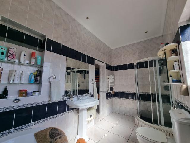 3 Bedroom Freestanding For Sale in Levallia
