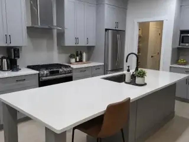 3 Bedroom House Cochrane AB 104182035