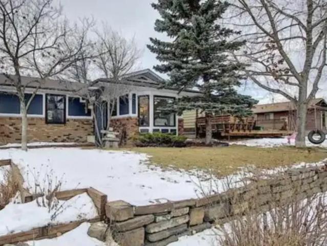 3 Bedroom House Cochrane AB LS101986190