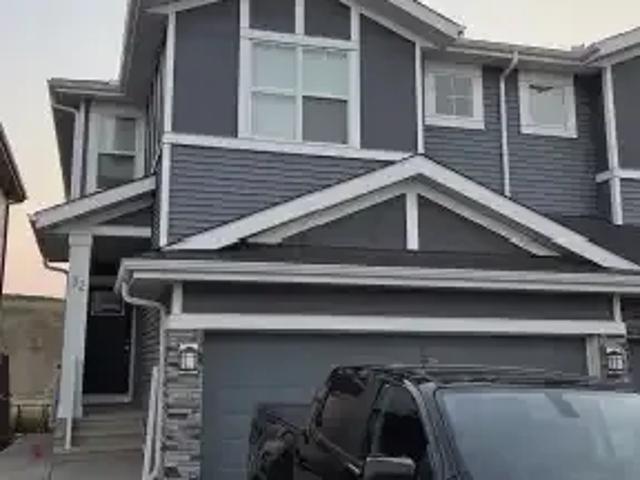 3 Bedroom House Cochrane AB LS104888708