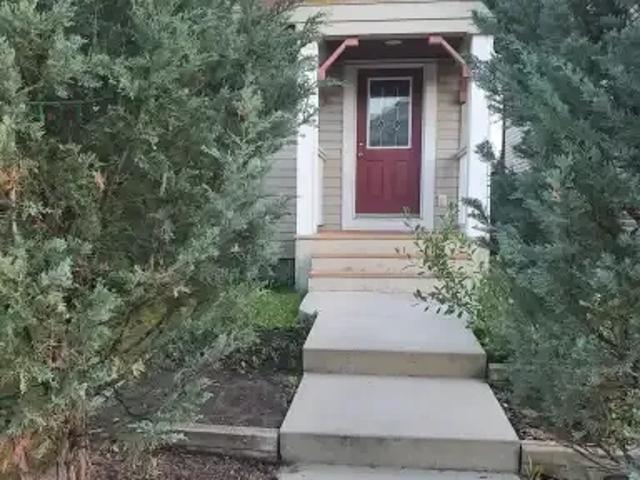 3 Bedroom House Calgary AB 100976818