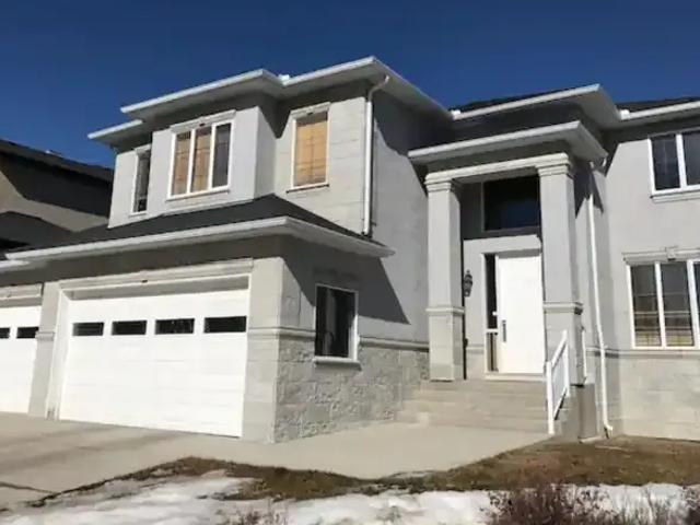 3 Bedroom House Calgary AB 101400315
